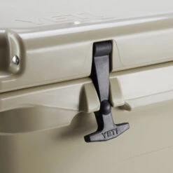 Yeti Coolers TUNDRA 65 Kühlbox TAN -FRILU Outdoor Geschaft 5637939079 e tundra 65 yeti coolers 24